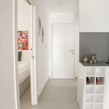 Wunderschoene, Nagelneu Renovierte Strandwohnung 卡拉德米哈斯